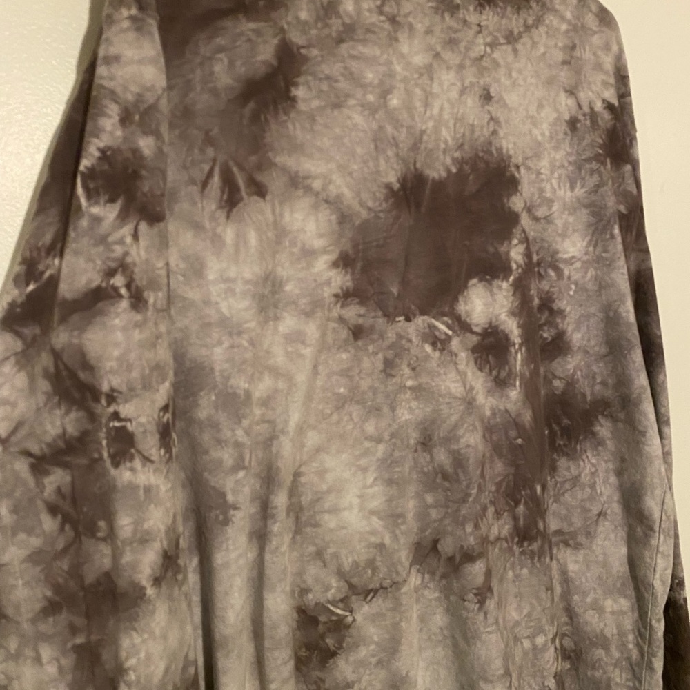 Paperbacks Long Sleeve - Picture 3 of 4